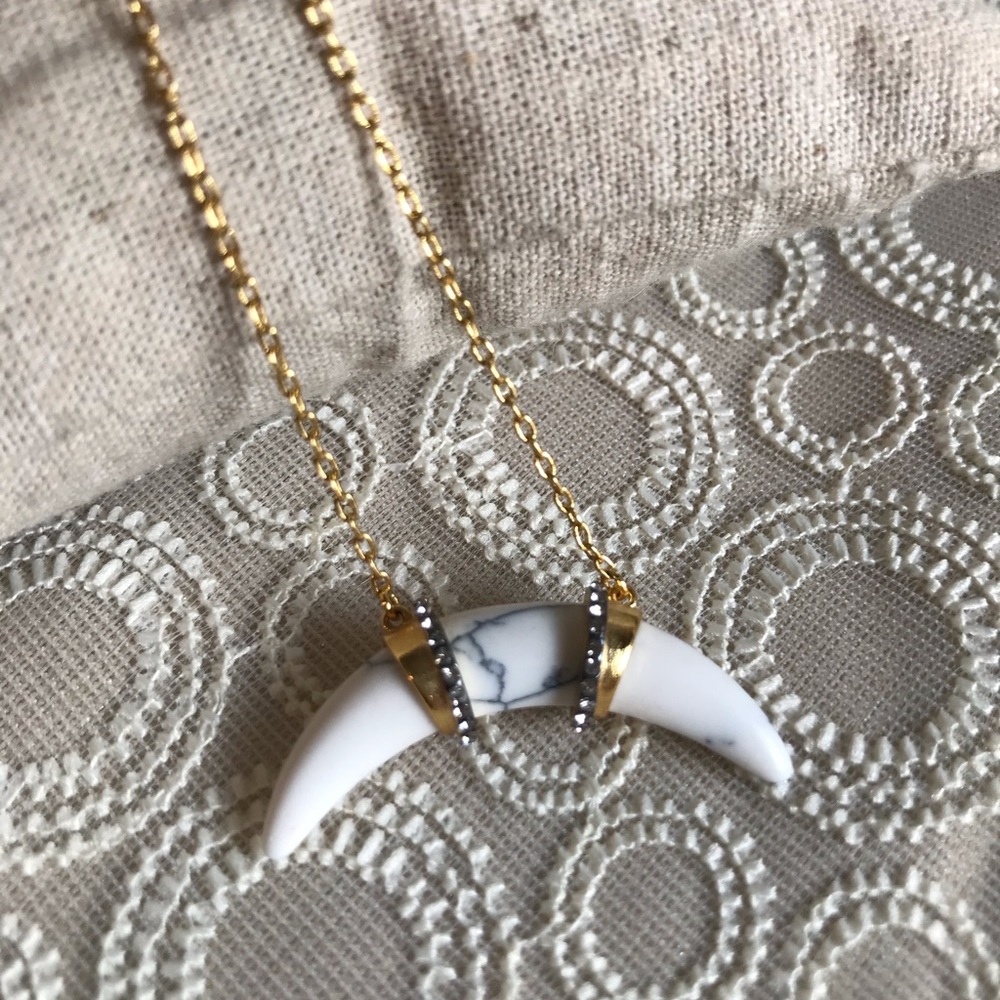 Stella & Dot Arc Pendant (white)